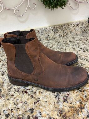 Born Brown Leather Chukka Chelsea Boots
